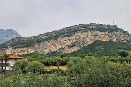 Monte Brione vom Porto San Nicolò in Riva