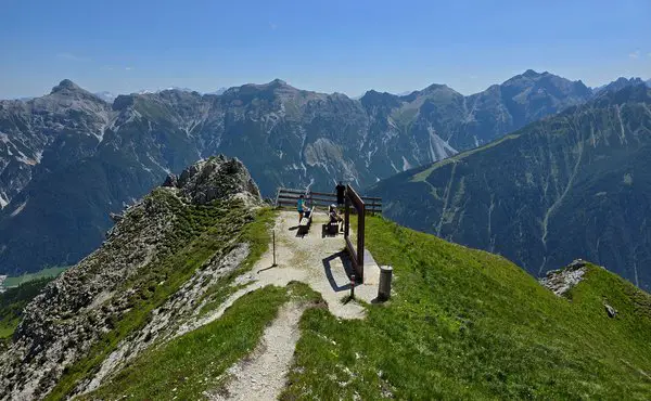 Wanderung zum Naturschauplatz Gletscherblick in der Schlick